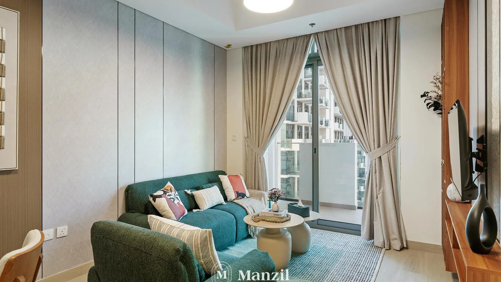 Apartment 1Br Apt Near Downtown Dubai With Pool & Skyline Views