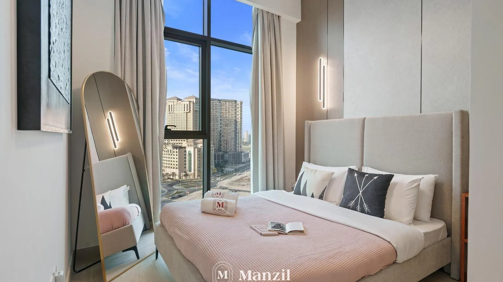 1Br Apt Near Downtown Dubai With Pool & Skyline Views Apartment