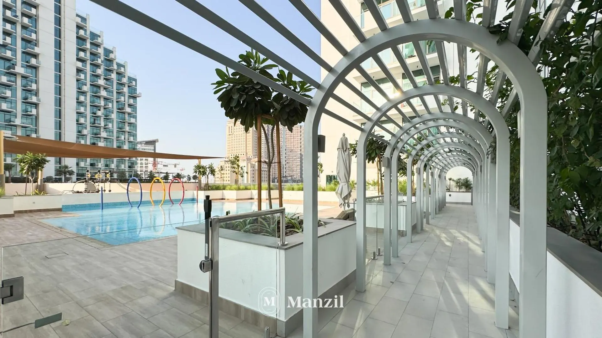 1Br Apt Near Downtown Dubai With Pool & Skyline Views